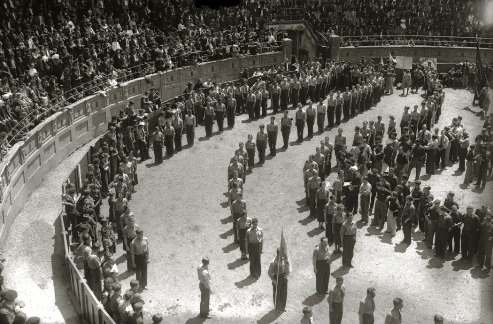 Discurso de Santiago Carrillo en la plaza de toros de Tolosa (2 de 3) - Fondo Car-Kutxa Fototeka