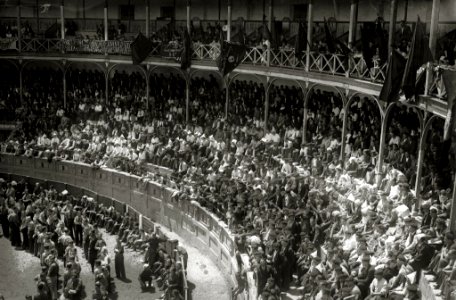 Discurso de Santiago Carrillo en la plaza de toros de Tolosa (3 de 3) - Fondo Car-Kutxa Fototeka