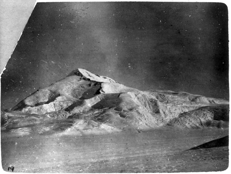 Discovery and explorations of the South Pole by Capt. Roald Amundsen and crew, 1910-11)- An Antarctic summit LCCN2003654686