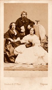 Disderi, Adolphe Eugène (1819-1890) - Borbone, Carlo di, principe di Capua (1811-1862), Penelope Smyth e figlia Vittoria di Borbone (1838-1905)