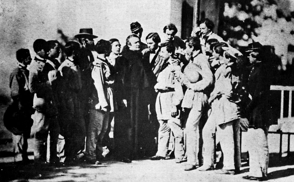 Disdéri, André Adolphe Eugène - Père d'Alzon und seine Schüler (Zeno Fotografie)
