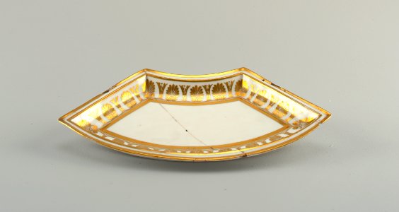 Dish, ca. 1810 (CH 69117221) photo