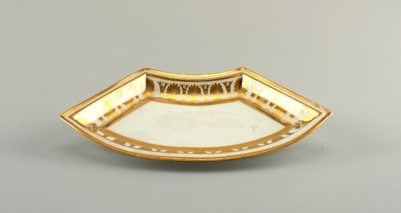 Dish, ca. 1810 (CH 69117215) photo