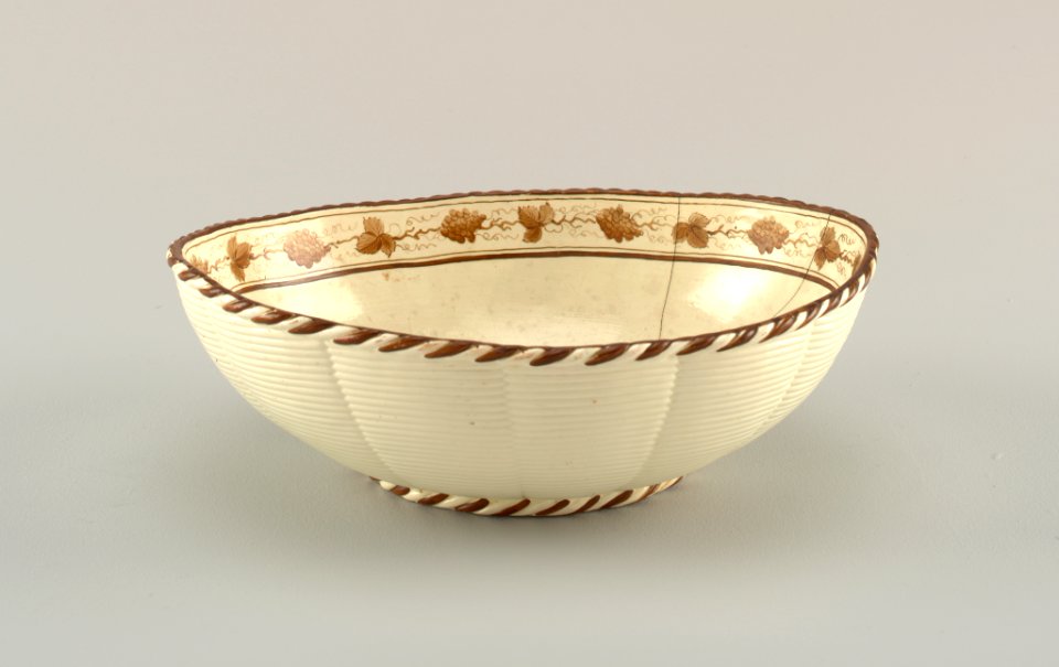 Dish, late 18th century (CH 18349935)
