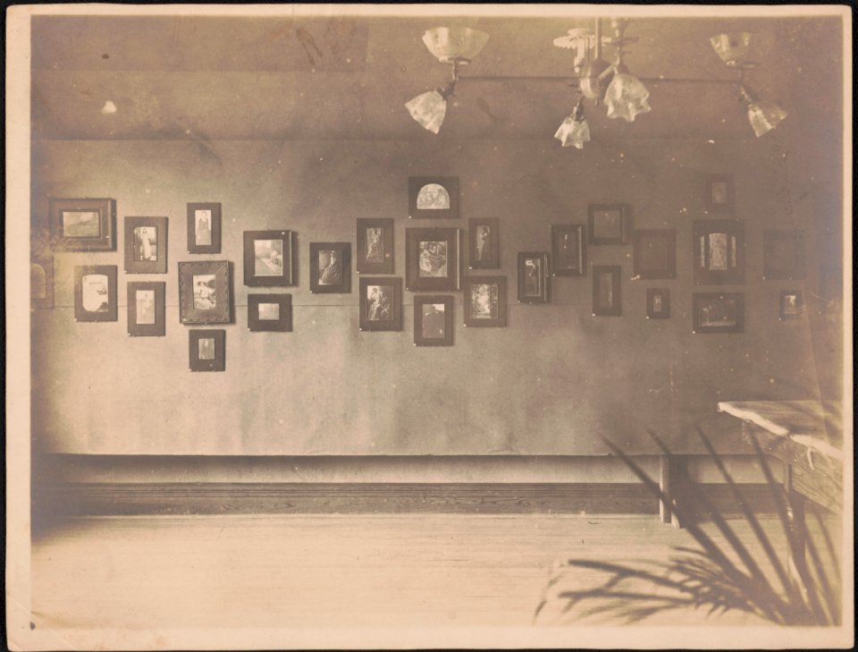 Display of Clarence H. White photographs in Newark Camera Club exhibition, Young Men's Christian Association building, Newark, Ohio, 1899 LCCN2016649772