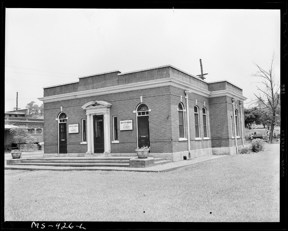 Dispensary at the mine. Tennessee Coal, Iron & R.R. Company, Edgewater Mine, Birmingham, Jefferson County, Alabama. - NARA - 540613