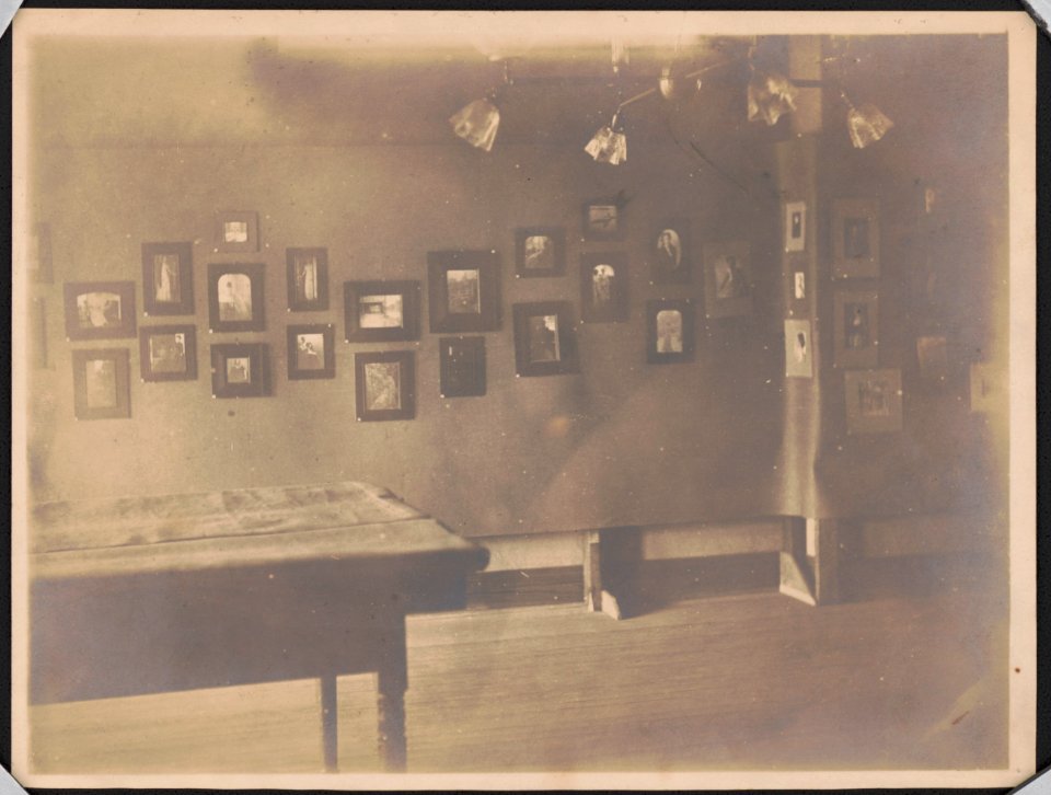 Display of Clarence H. White photographs in Newark Camera Club exhibition, Young Men's Christian Association building, Newark, Ohio, 1899 LCCN2016649773