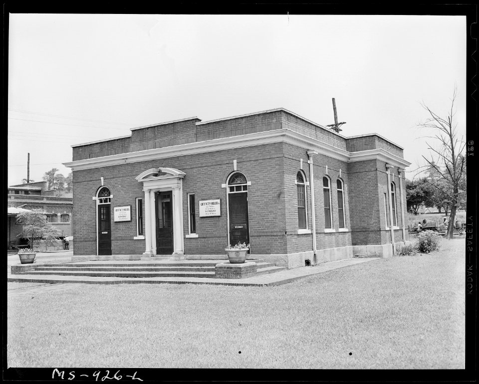 Dispensary at the mine. Tennessee Coal, Iron & R.R. Company, Edgewater Mine, Birmingham, Jefferson County, Alabama. - NARA - 540613