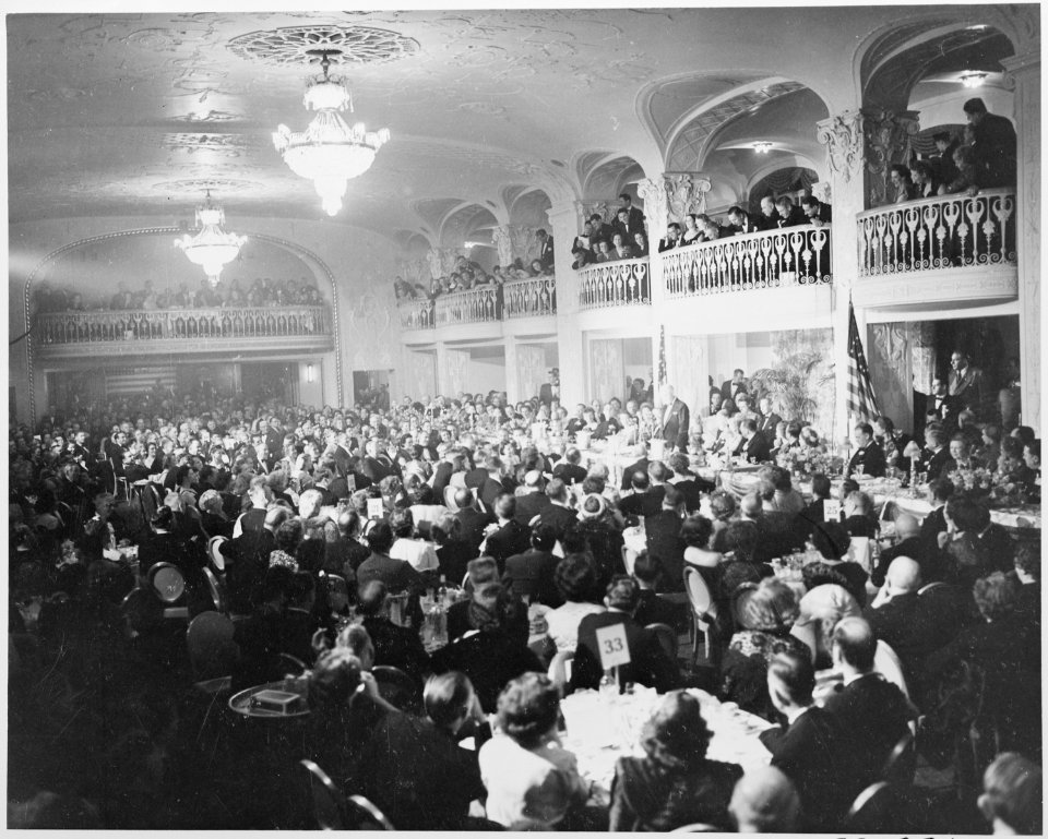 Distance view of crowd at dinner honoring President Truman and Vice President Alben Barkley at the Mayflower Hotel in... - NARA - 200006