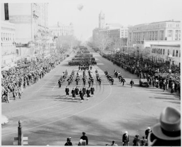Distance view of President Truman's inaugural parade - NARA - 200059
