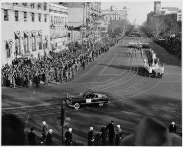 Distance view of President Truman's inaugural parade showing the limousine of Gov. Tuck of Virginia. - NARA - 200043