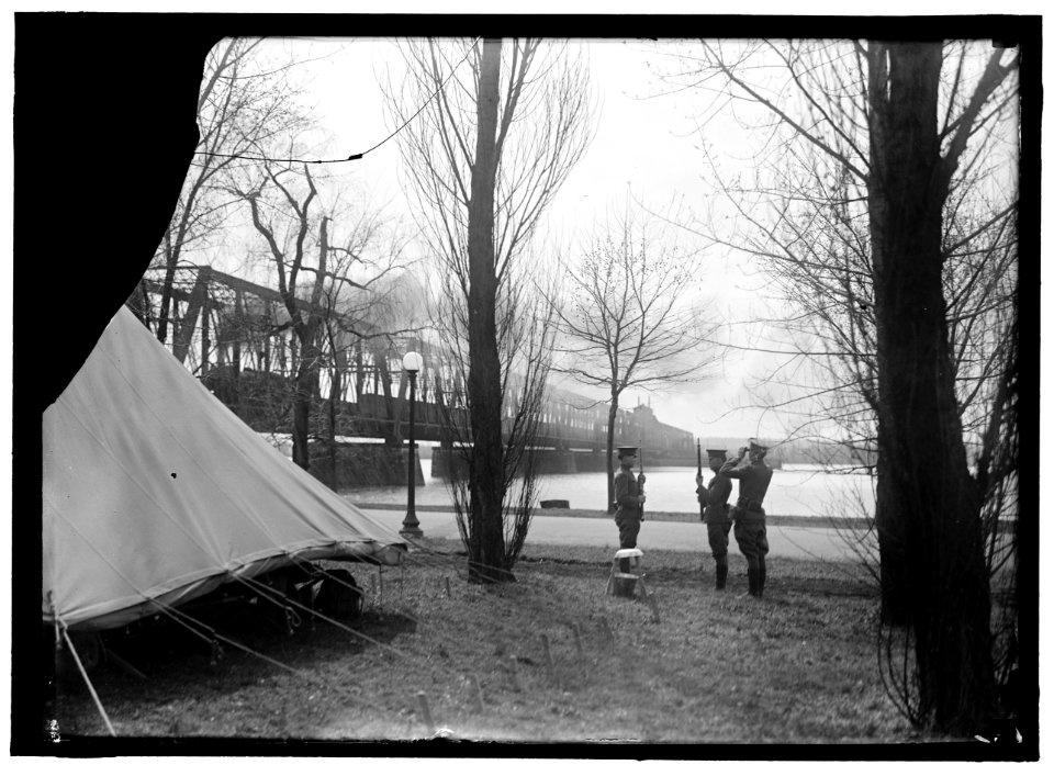 DISTRICT OF COLUMBIA PARKS. GUARDS IN POTOMAC PARK AT RAILWAY BRIDGE LCCN2016870842