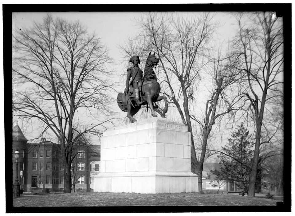 DISTRICT OF COLUMBIA PARKS. WASHINGTON CIRCLE AND MILLS STATUE OF WASHINGTON LCCN2016866885