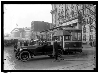 DISTRICT OF COLUMBIA; TRAFFIC. STOP AND GO SIGNS LCCN2016864258 photo