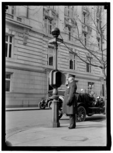 DISTRICT OF COLUMBIA. FIRE ALARM BOX AND POLICEMAN LCCN2016865076 photo