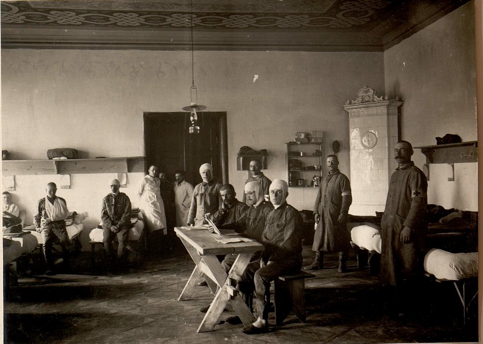Div.San.Anst.Nro.15. Krankenzimmer. Aufgenommen am 12.IV.1916. (BildID 15537129)