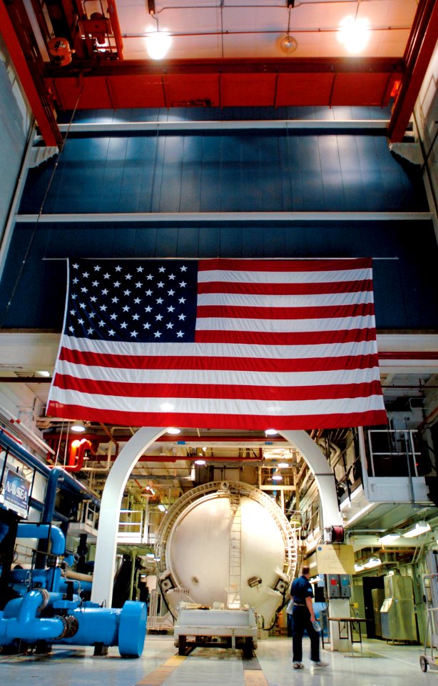 Diving compression chamber
