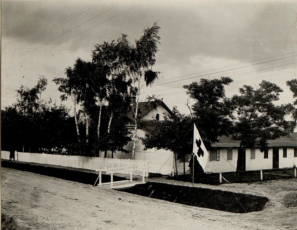 Divisionssanitätsanstalt der 38.Honvedinfanteriedivision, Aussenansicht am 28.VII.1916 (BildID 15542520)