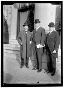 DIX, JOHN A. GOVERNOR OF NEW YORK, 1910-1912. WITH HIS SUCCESSOR, SULZER, AND GOVERNOR TENER OF PENNSYLVANIA LCCN2016864138