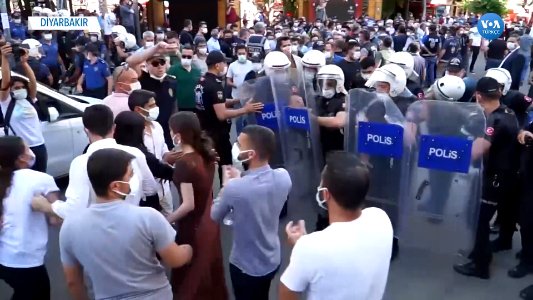 Diyarbakır’da Kürtçe Eğitim Mitingi VOA 04