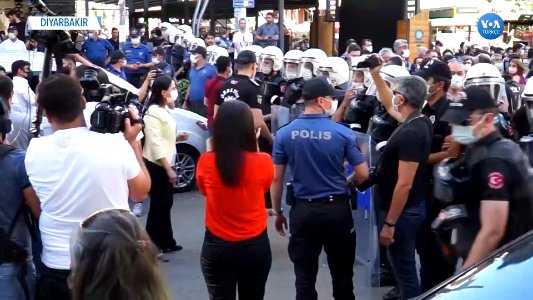 Diyarbakır’da Kürtçe Eğitim Mitingi VOA 01