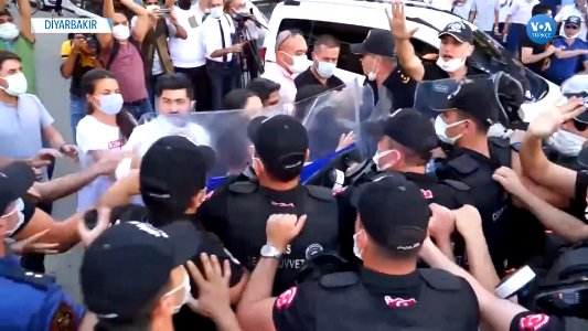 Diyarbakır’da Kürtçe Eğitim Mitingi VOA 02