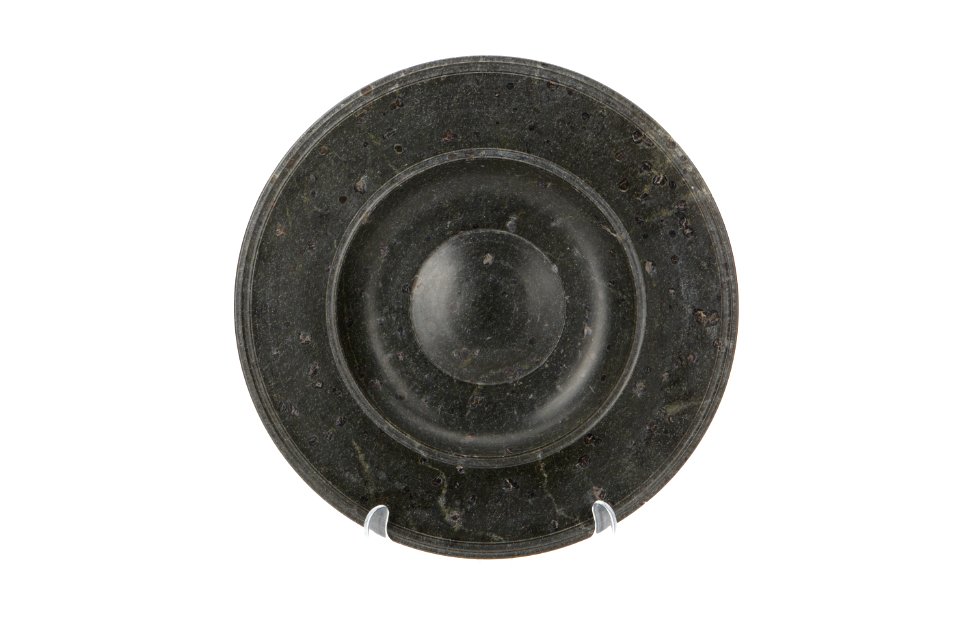 Djupt stekfat av svarvad grön serpentin, 1600-tal - Skoklosters slott - 93559