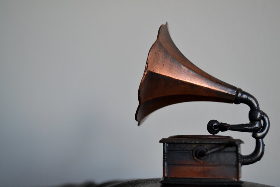 Turntable retro music