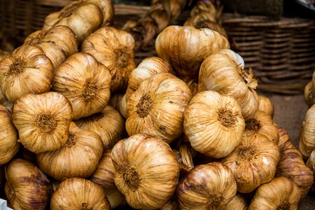 Cloves of garlic roast herbs