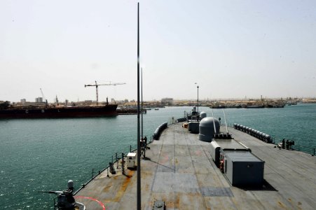 180405-N-QR145-017 (27398165048)