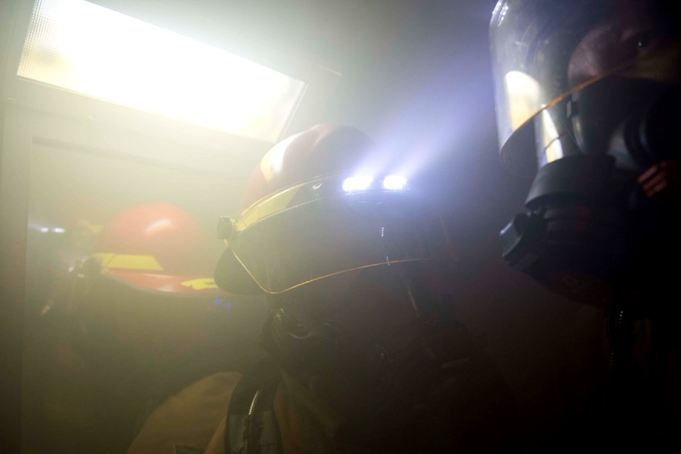 180412-N-KP946-058 (26575501467)