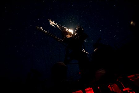 180414-N-KP946-001 (27621341658)