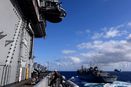 180420-N-EA818-188 (40888917054)