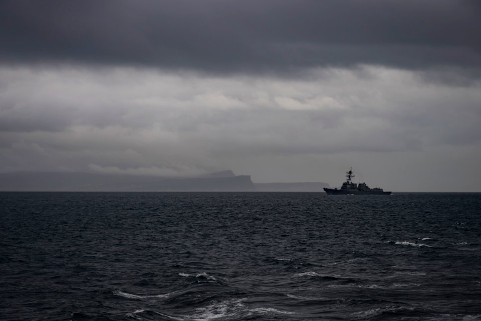 180423-N-RG482-036 (39860509340)