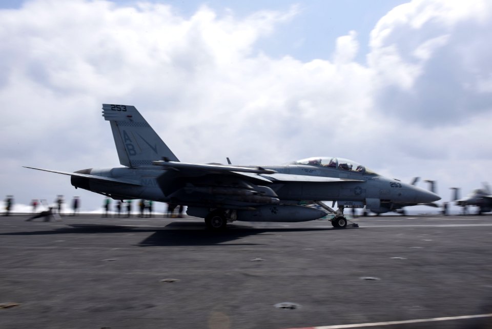 180505-N-EA818-0075 (27075041417)