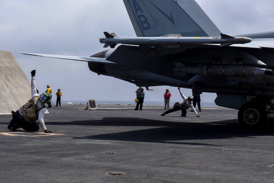 180505-N-EA818-0070 (40137362150)