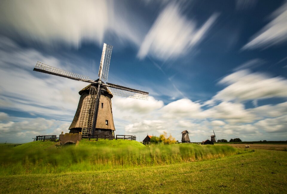 Mill monument wind