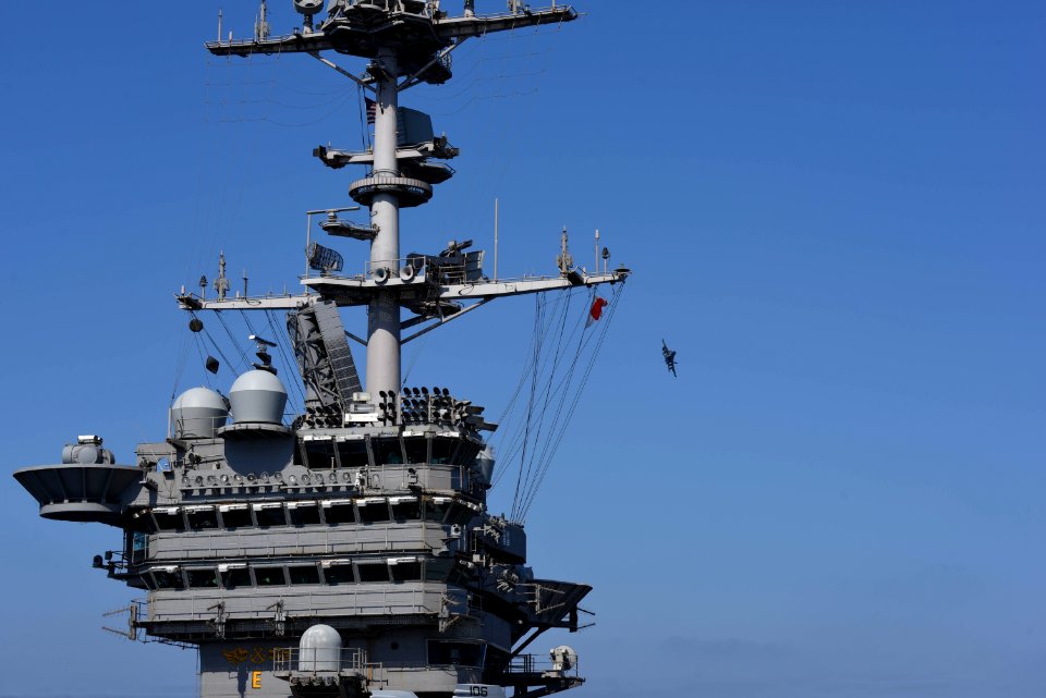 180509-N-EA818-0136 (42011585081)