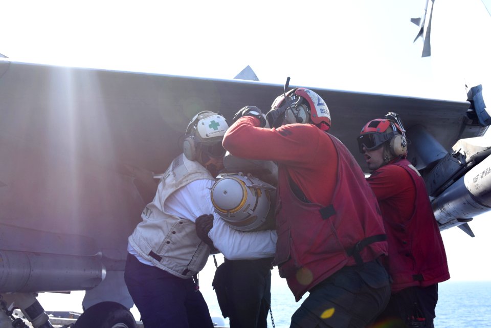 180509-N-EA818-0184 (42011585941)