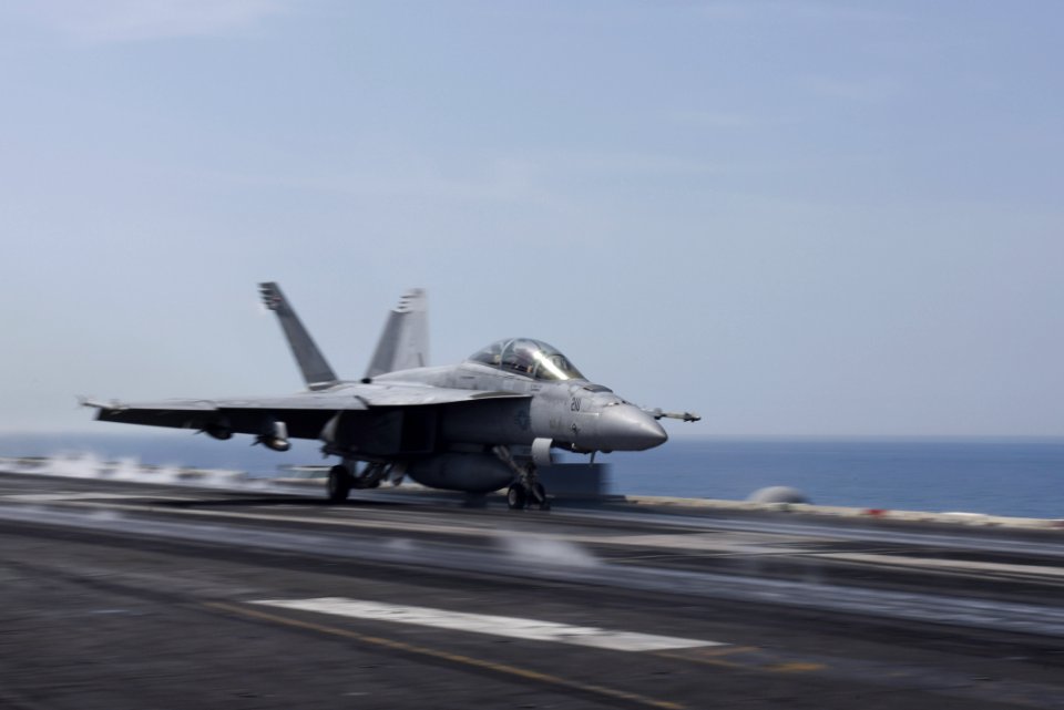 180519-N-EA818-0101 (41353879085)