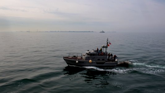 180523-N-TJ319-0001 (27559330947)