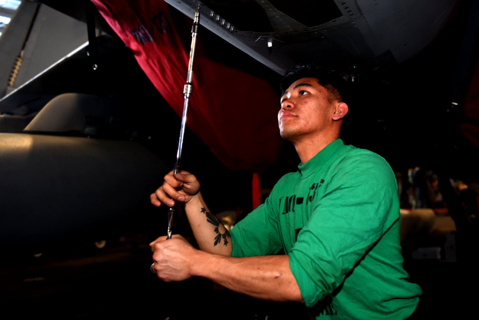 180528-N-DZ642-0057 (41725581944)