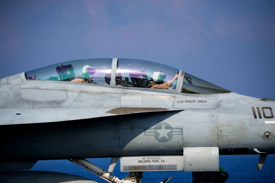 180612-N-UJ486-0007 (28896630188)