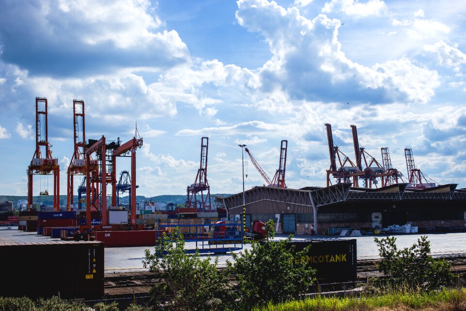 Cargo container containers