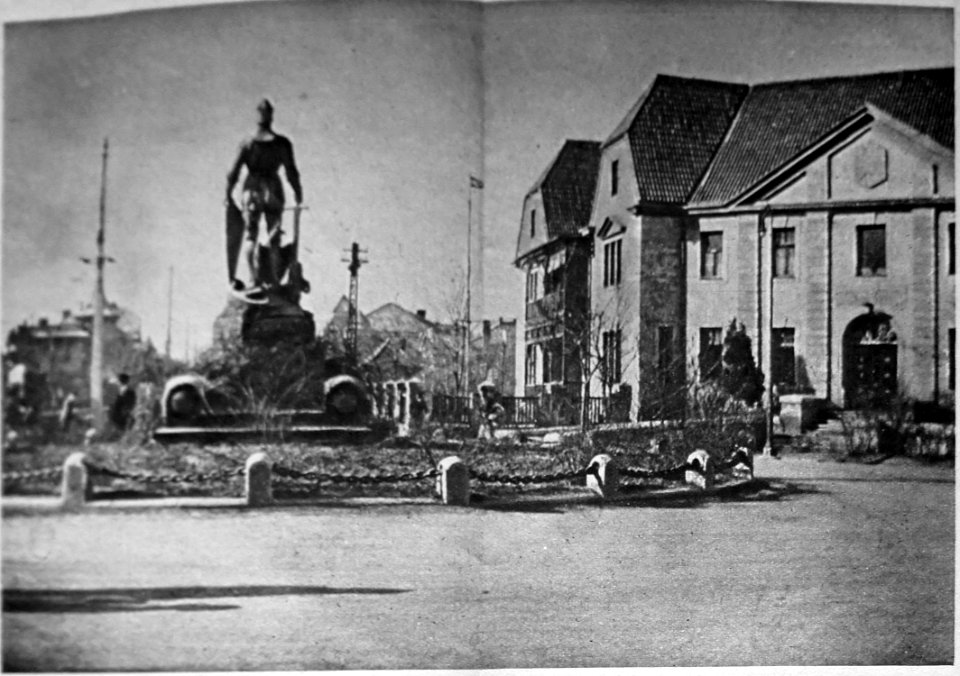 181 8&9 consulat et monument allemand