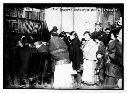 183 E. Broadway, distributing matzoths (i.e. matzot) tickets LCCN2014680268