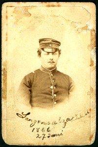 1866-06-27 Battle of Schlacht bei Langensalza CDV anonymer Fotograf, Juli, Brustbild Soldat Friedrich Sahlfeld, Königlich Hannoverscher Feld-Apotheker, Bildseite