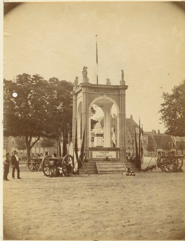 1872 Rabenhaupt-monument ter herinnering aan 200 jaar Gronings Ontzet - 01