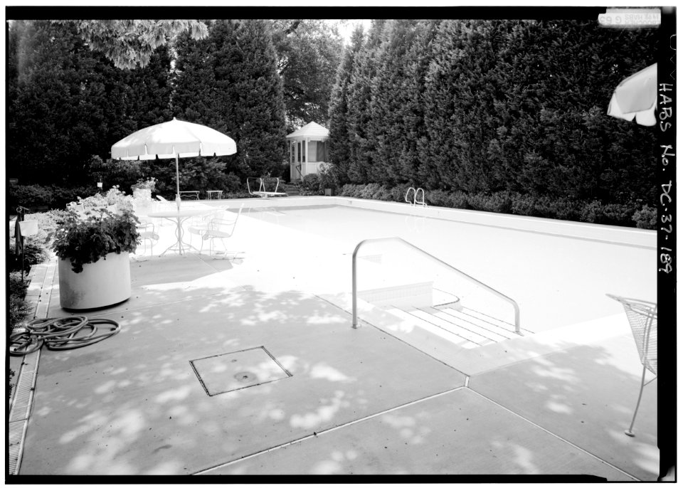 189 south grounds view of pool