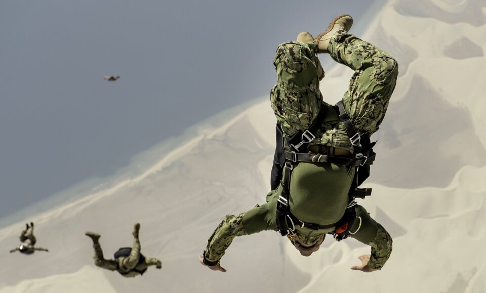 Spec ops jump skydive